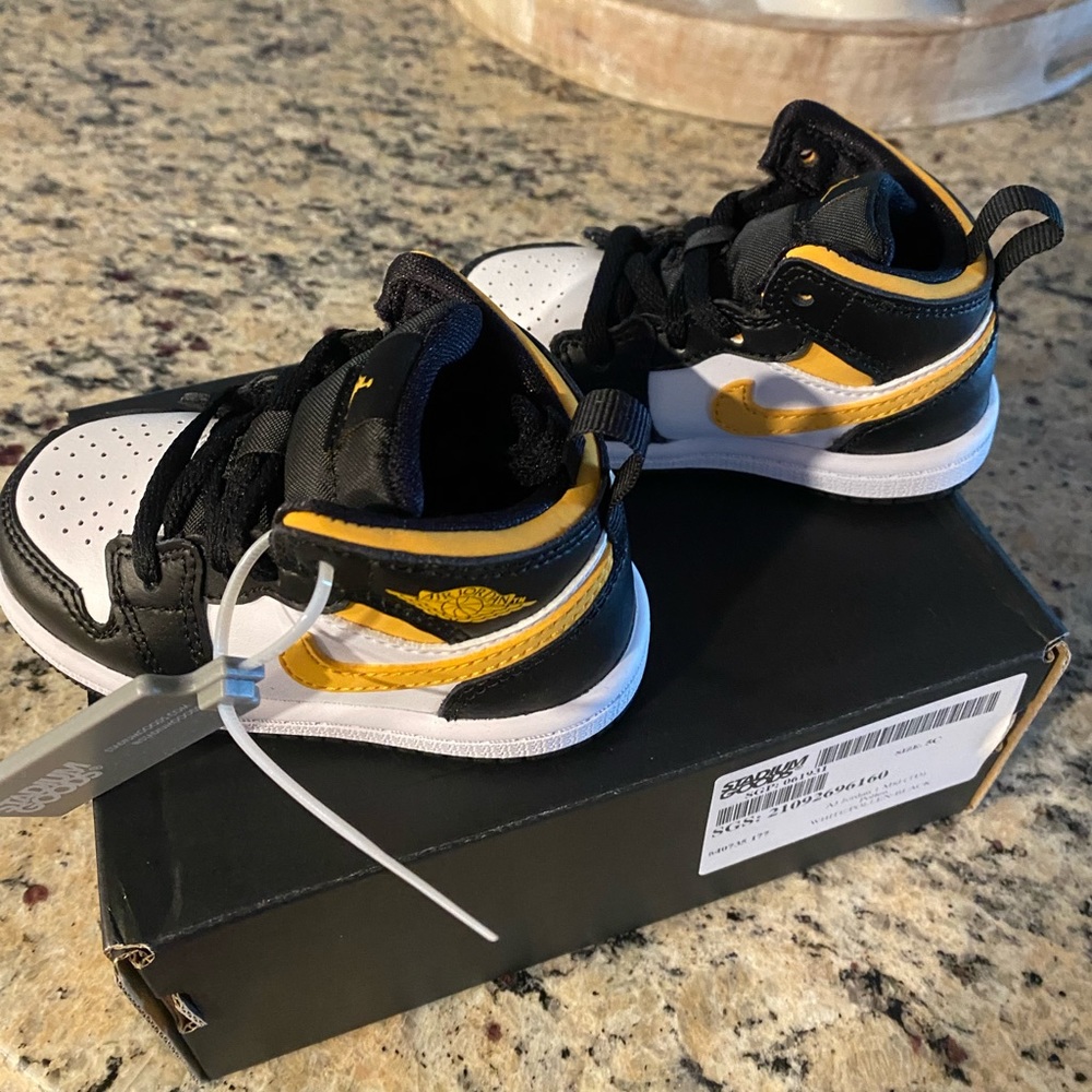 Brand new in box, toddlers size 4. Ordered wrong size and can’t return
